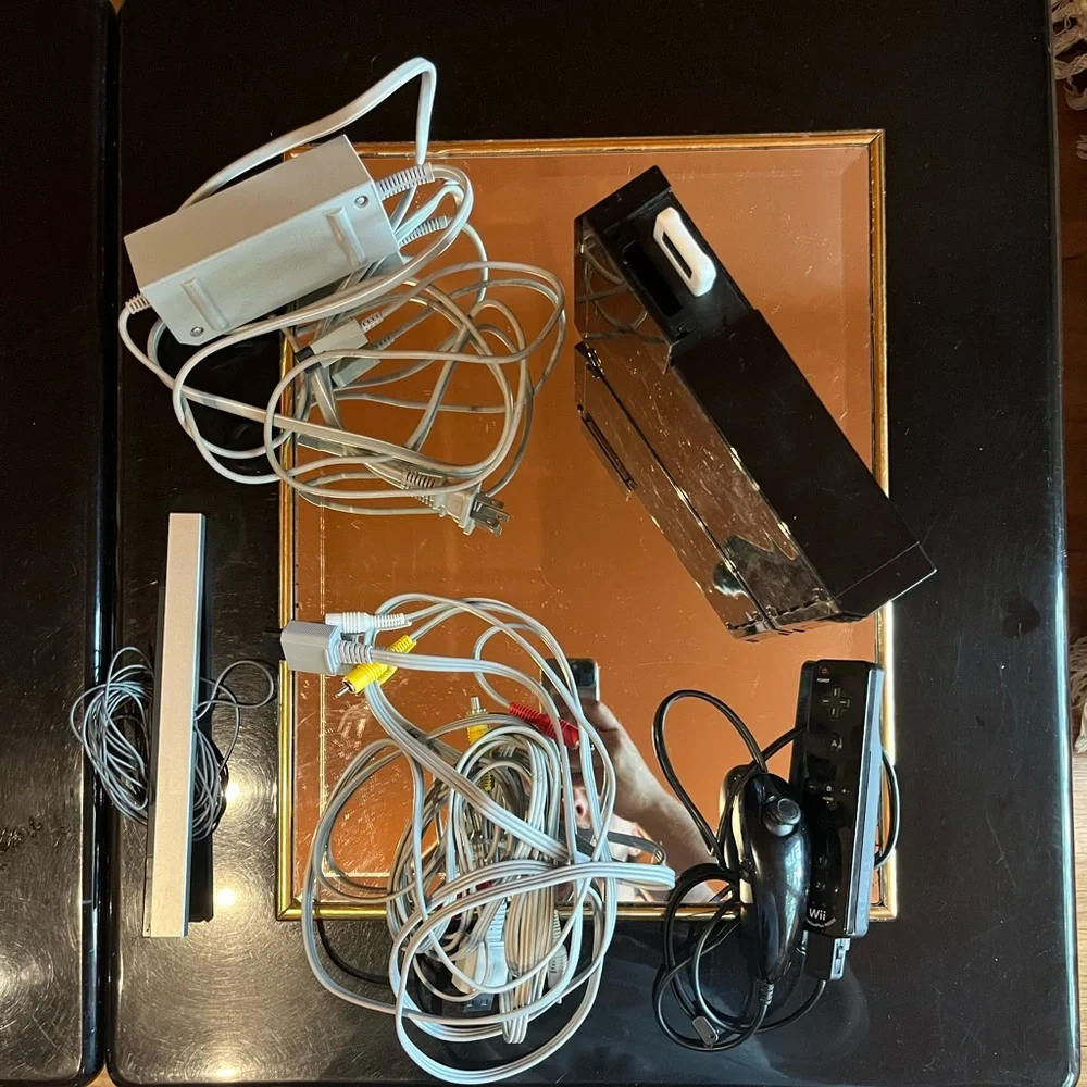Wii Bundle 🔥GameCube Compatible Power Cords, Remote + Nunchuck, memory card etc - Picture 1 of 4